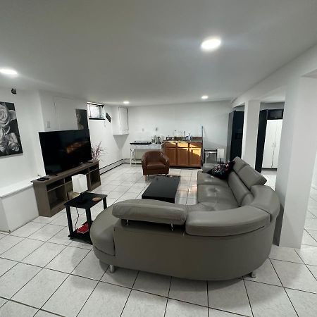 Cozy Spacious Guest Suite イングルウッド エクステリア 写真